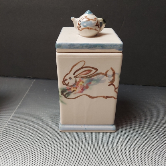 Clouds Folsom delightful rabbit tea lite holder with teapot lid - Picture 1 of 7